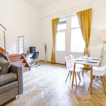 Central Loft-Style Flat Next To Danube Budapest Bagian luar foto