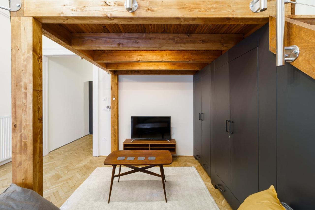 Central Loft-Style Flat Next To Danube Budapest Bagian luar foto