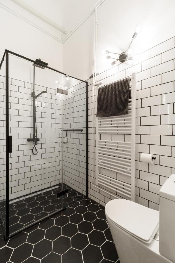 Central Loft-Style Flat Next To Danube Budapest Bagian luar foto