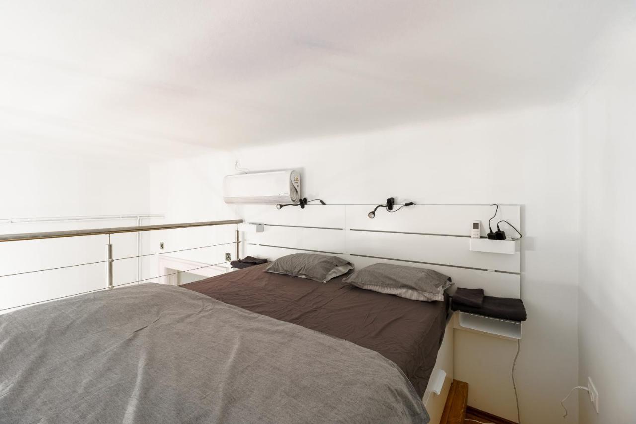 Central Loft-Style Flat Next To Danube Budapest Bagian luar foto
